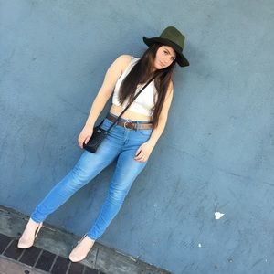 Meet your Posher, Danielle